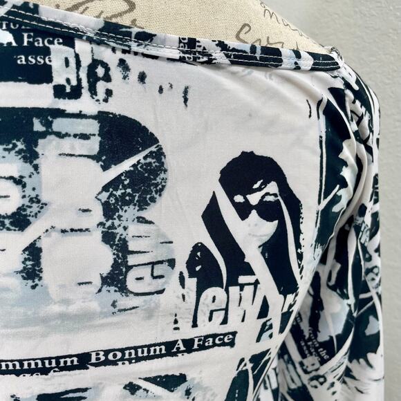 Vintage Y2K Gold Flava Slinky Newspaper Print Batwing Top Black White Size Small - Picture 7 of 8
